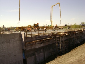 Construction du pont d'étagement du boulevard Sainte-Anne-de-Bellevue en mai 2012